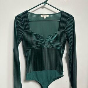 Francesca's Collections Green Velvet Long Sleeve Bodysuit